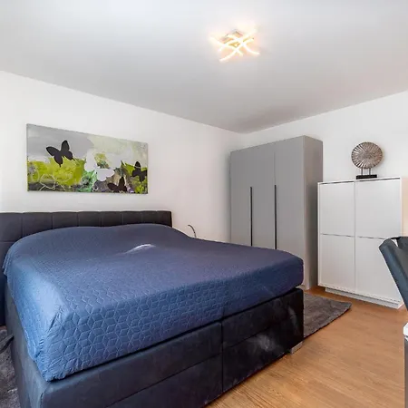 ホームステイ Moebliertes ベルン