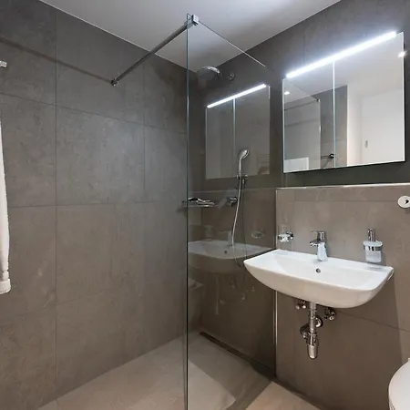 Habitación en casa particular Moebliertes Berna